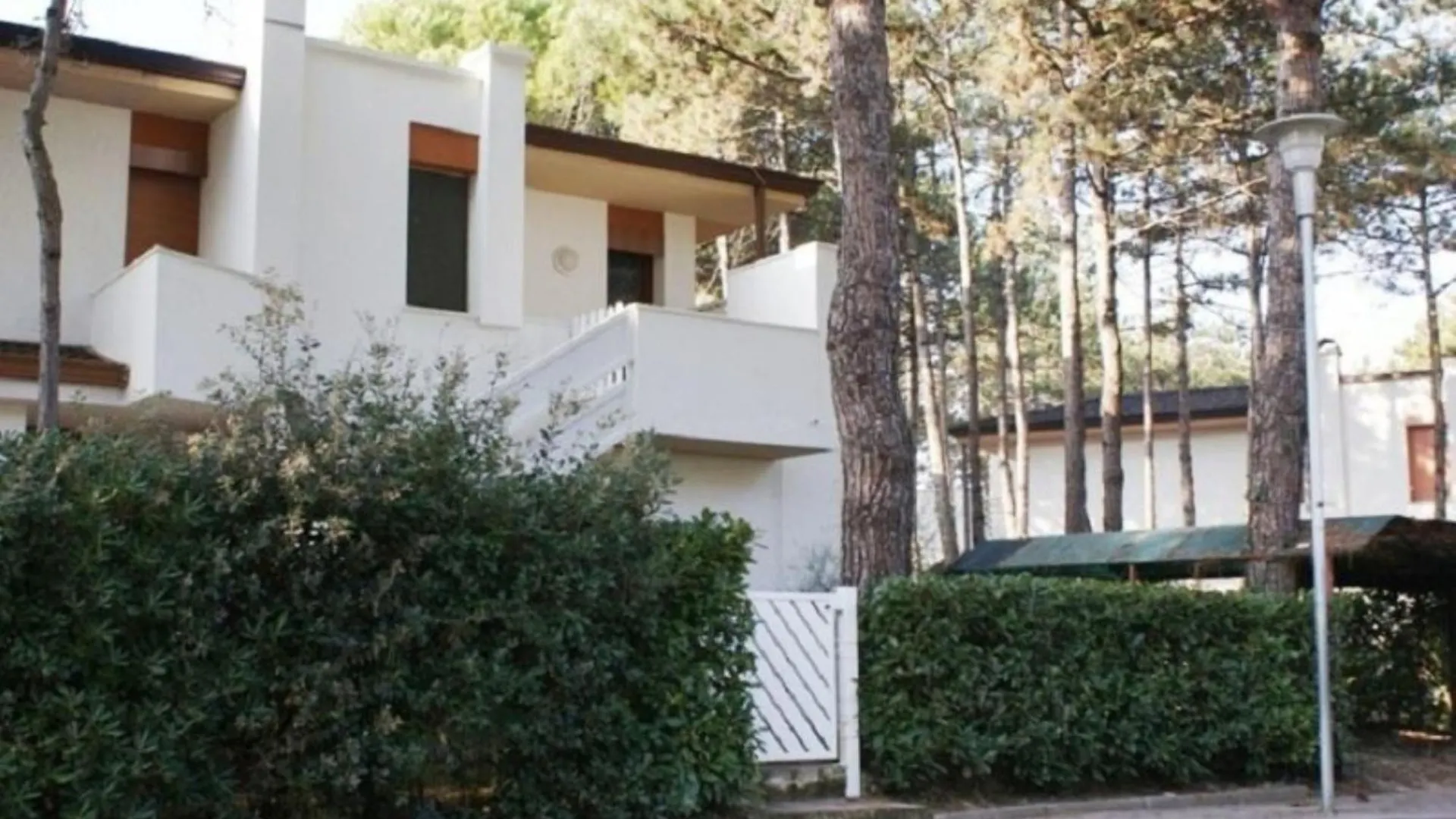 Charming Cottage In A Quiet Area - Beahost Bibione Villa