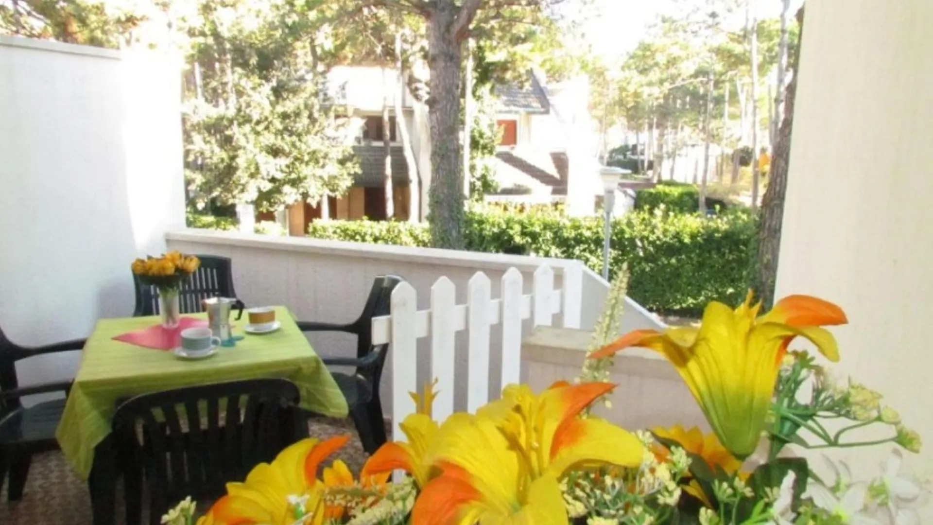Charming Cottage In A Quiet Area - Beahost Bibione Villa